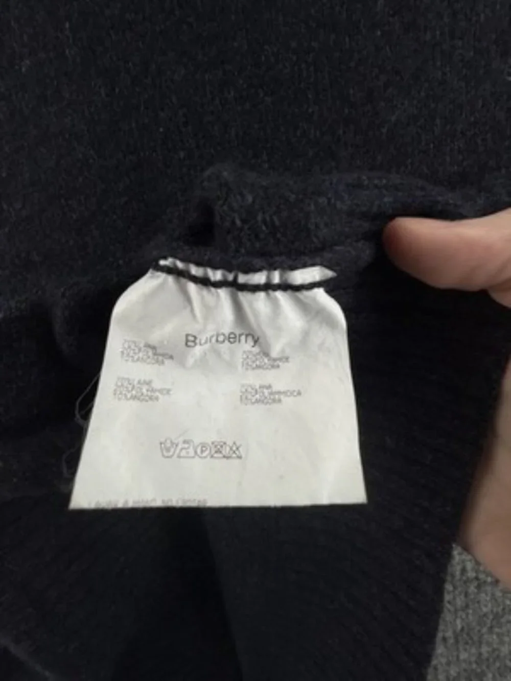 Burberry London Logo Soft Pullover Blue Long Sleeve V-Neck 7 Wool Nylon Angora